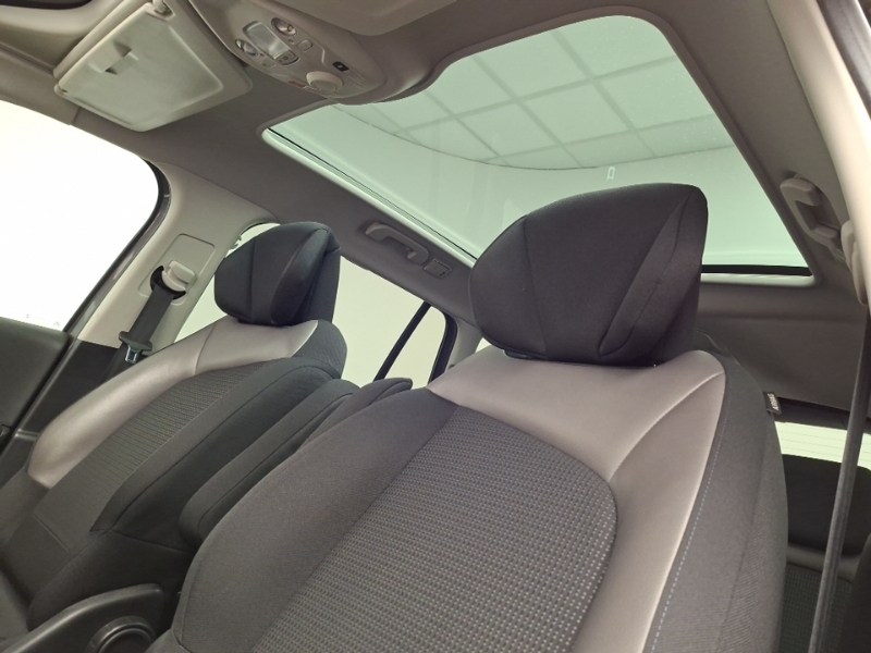 Citroen Grand C4 Picasso Mpv Red #16