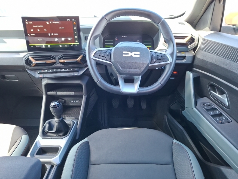 Dacia Duster 1.6 Hybrid 140 Journey Estate Green #8