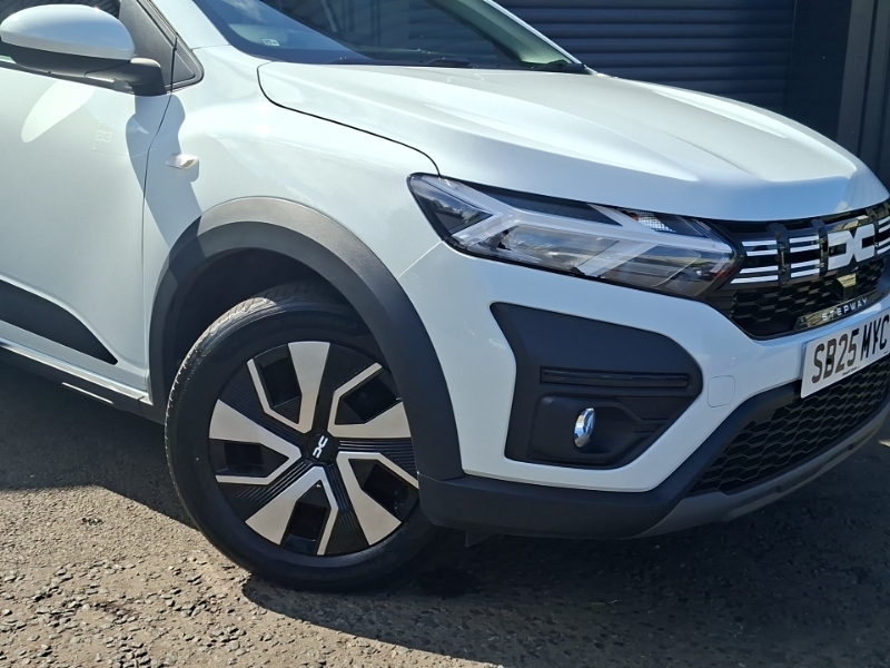 Dacia Sandero Stepway 1.0 Tce Extreme Hatchback Green #20