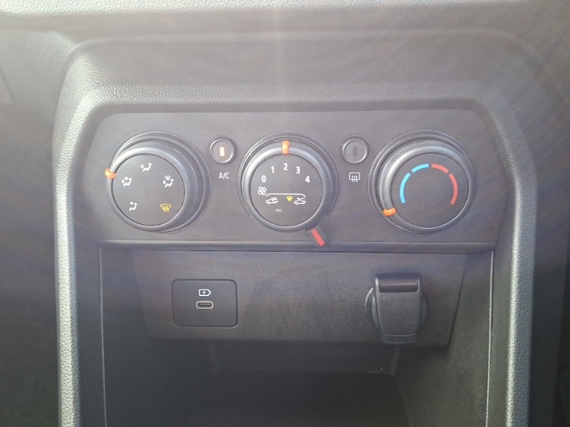 Dacia Sandero Stepway 1.0 Tce Extreme Hatchback Green #17
