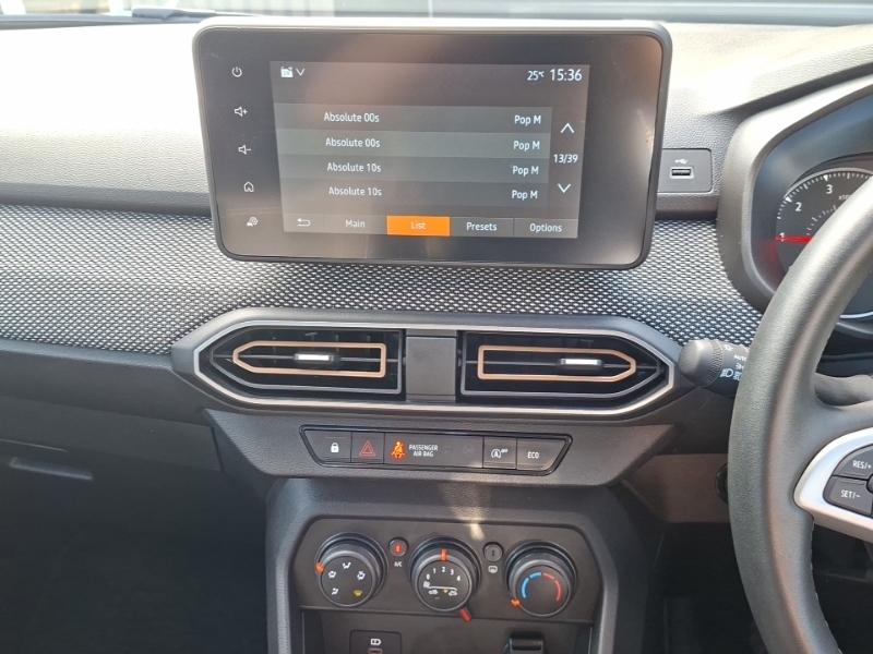 Dacia Sandero Stepway 1.0 Tce Extreme Hatchback Green #11