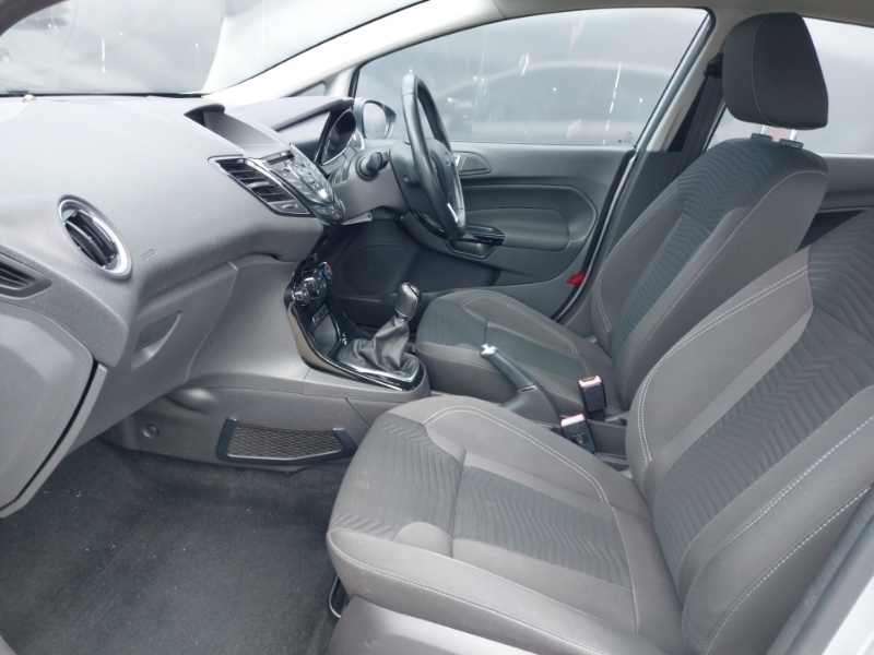 Ford Fiesta 1.0 Ecoboost Zetec Silver #5