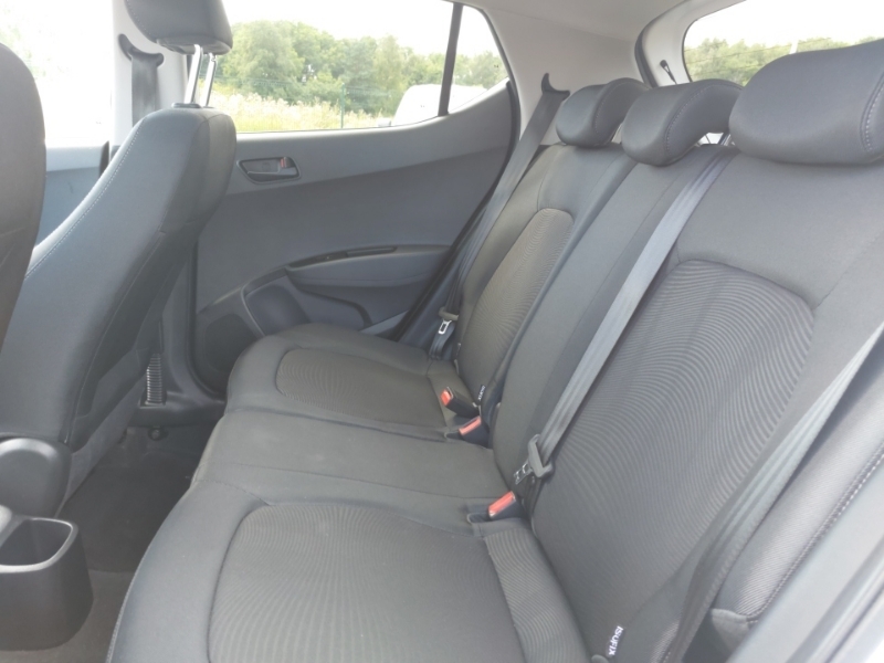 Hyundai I10 1.0 Play White #6