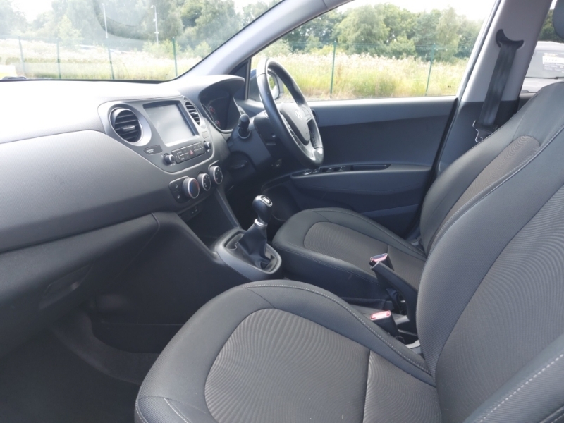 Hyundai I10 1.0 Play White #5