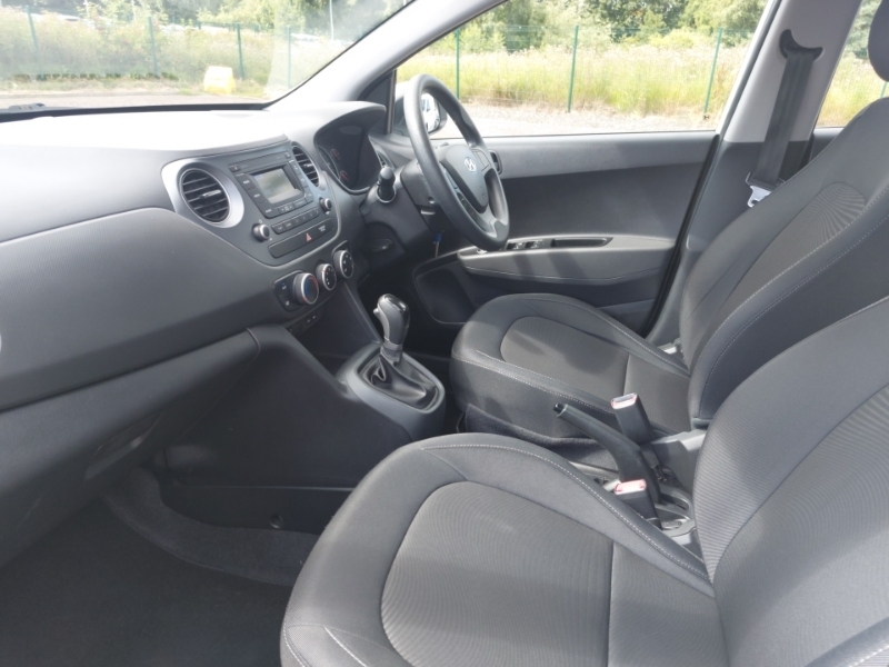 Hyundai I10 1.2 Se White #5