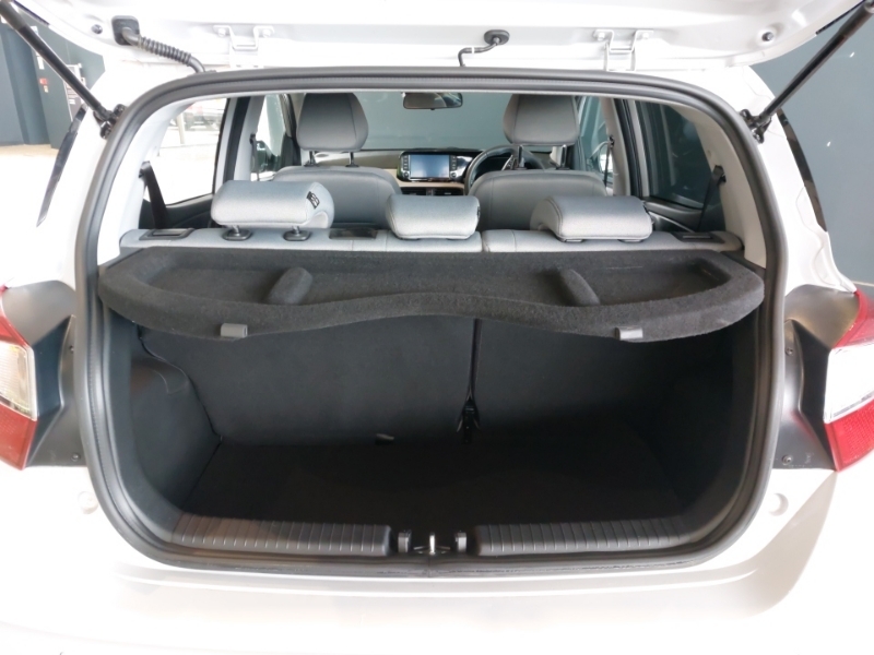 Hyundai I10 1.0 63 Advance Nav Green #17