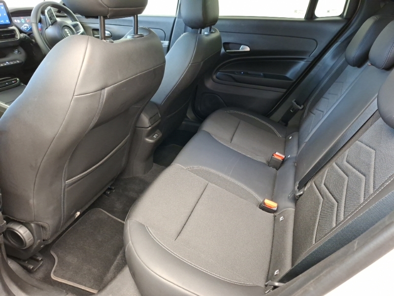 Jeep Avenger 1.2 E-hybrid Summit Dct Beige #6