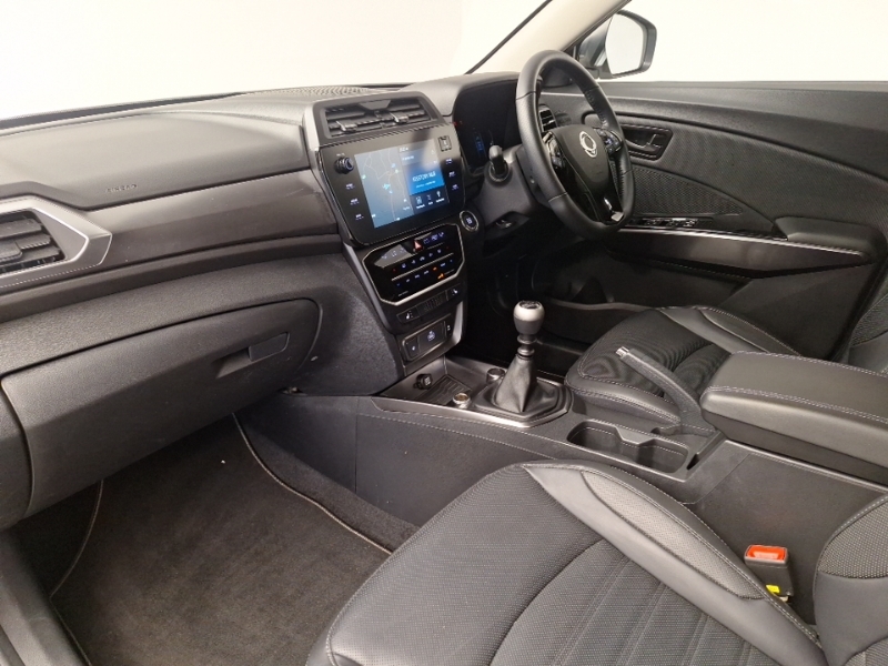 SsangYong Tivoli 1.5 K40 White #5