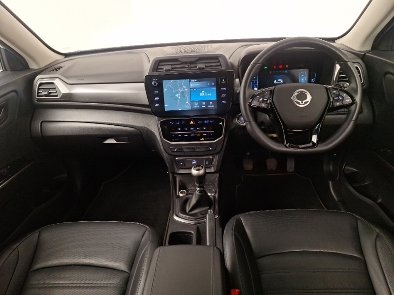 SsangYong Tivoli 1.5 K40 White #3