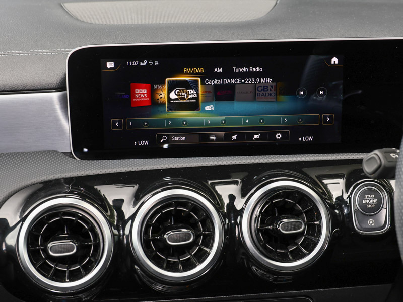 Mercedes-Benz CLA Class Cla 180 Amg Line Premium Plus Tip #16