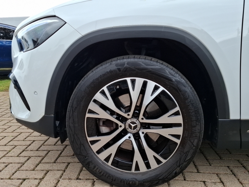 Mercedes-Benz GLA Class 200D Amg Line Premium Black #18