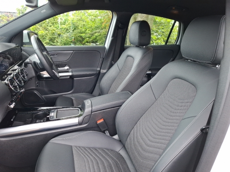 Mercedes-Benz GLA Class Gla 200 Sport Executive White #5