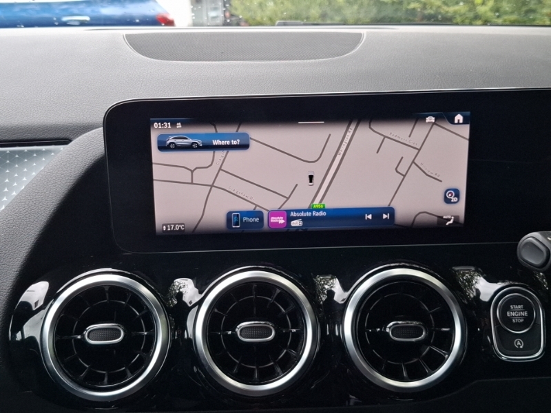 Mercedes-Benz GLA Class 200D Amg Line Premium Black #10