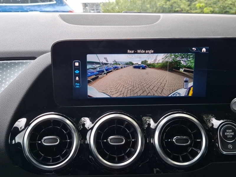 Mercedes-Benz GLA Class 200D Amg Line Premium Black #9