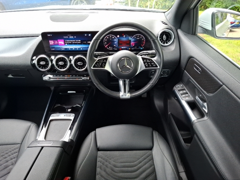 Mercedes-Benz GLA Class 200D Amg Line Premium Black #8