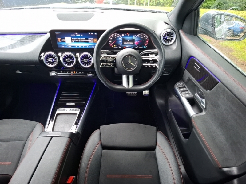 Mercedes-Benz GLA Class 220D 4Matic Amg Line Premium Plus 2025 Black #8