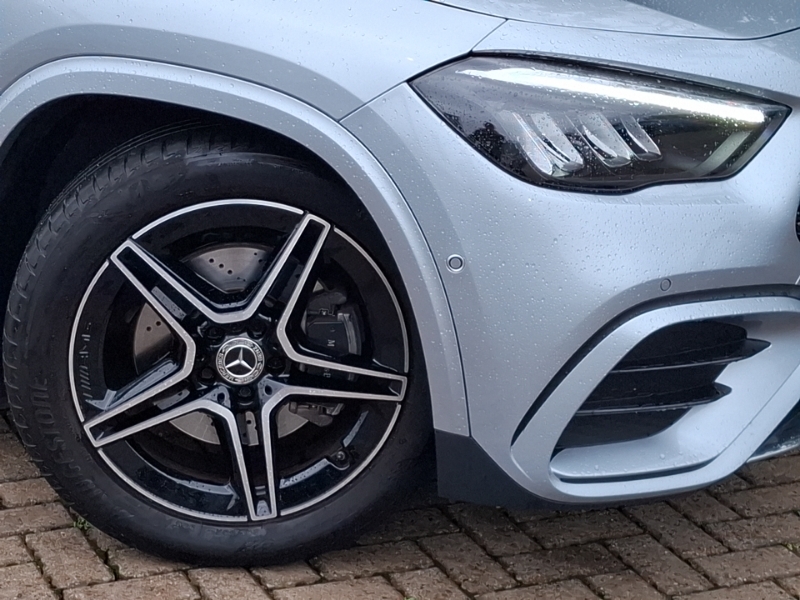 Mercedes-Benz GLA Class 220D 4Matic Amg Line Premium Plus 2025 Black #20