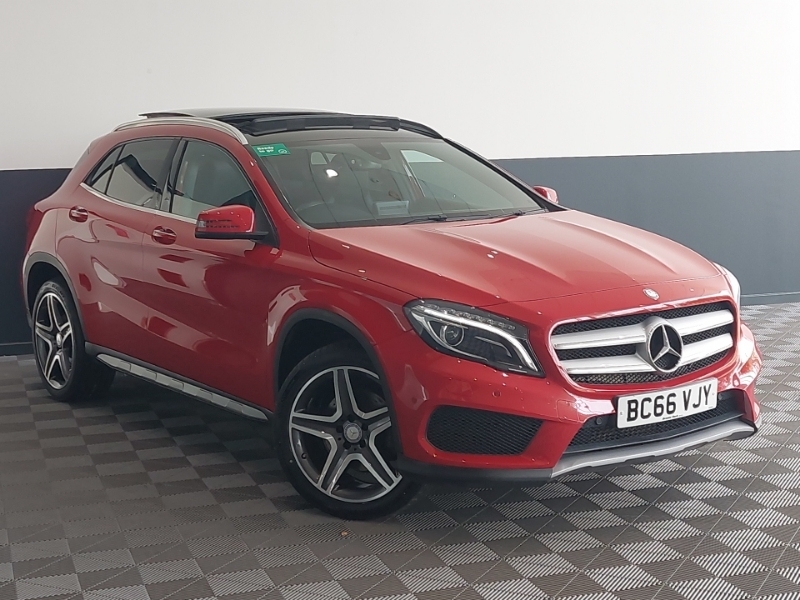 Mercedes-Benz GLA Class Gla 250 4Matic Amg Line Premium Plus Red