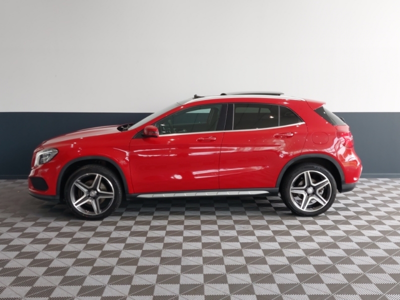 Mercedes-Benz GLA Class Gla 250 4Matic Amg Line Premium Plus Red #4