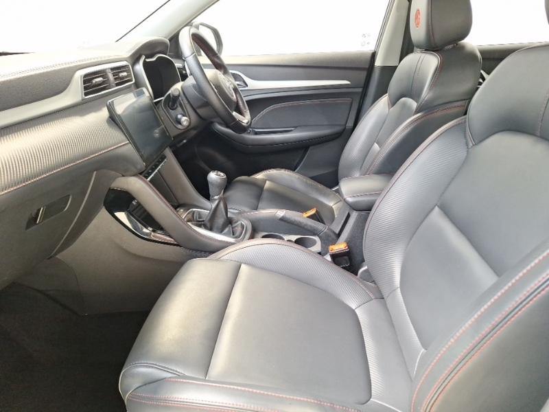 MG ZS 1.5 Vti-tech Exclusive Black #5