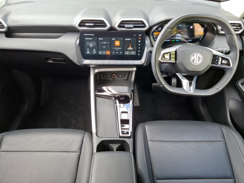 MG ZS 1.5 Hybrid Trophy Red #3
