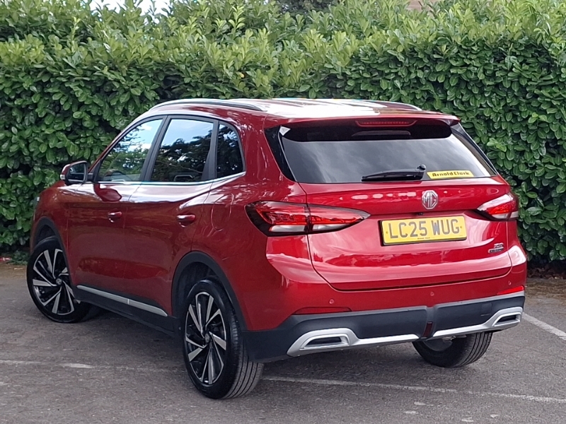 MG ZS 1.5 Hybrid Trophy Red #2