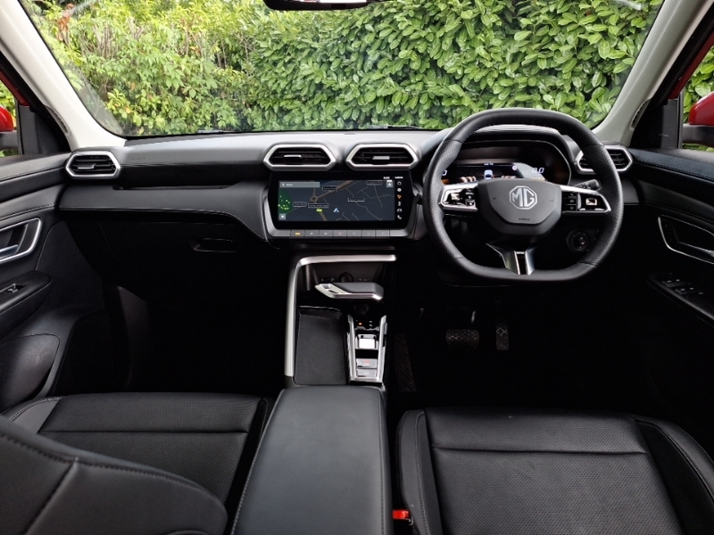 MG ZS 1.5 Hybrid Trophy Red #3