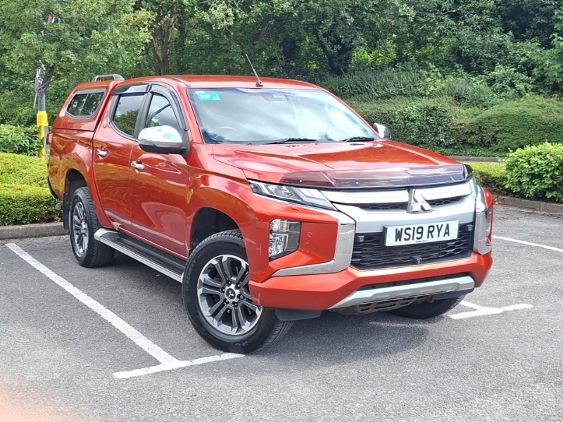 Mitsubishi L200 Double Cab Di-d 150 Barbarian X 4Wd Orange