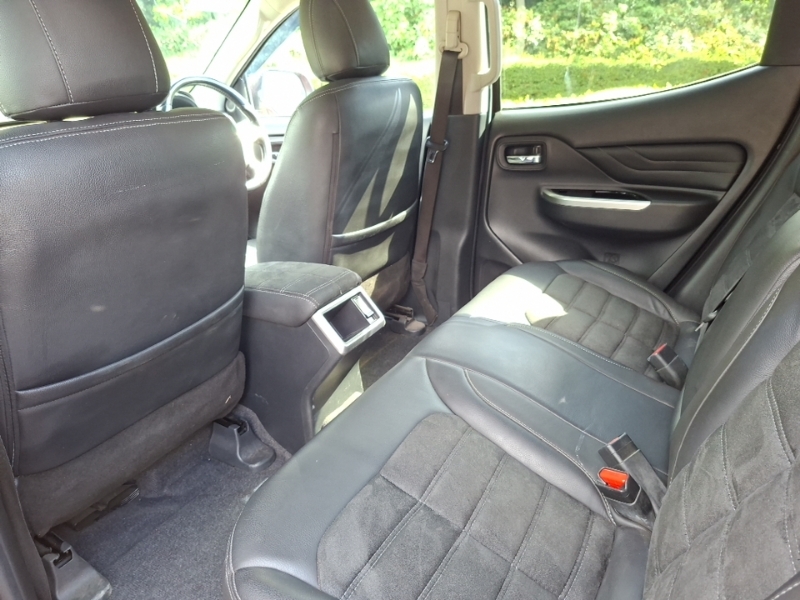 Mitsubishi L200 Double Cab Di-d 150 Barbarian X 4Wd Orange #6