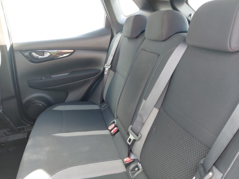 Nissan Qashqai 1.3 Dig-t Acenta Premium Red #6