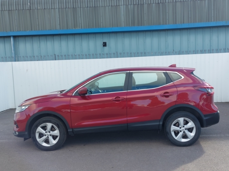 Nissan Qashqai 1.3 Dig-t Acenta Premium Red #4
