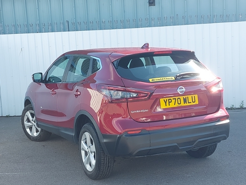 Nissan Qashqai 1.3 Dig-t Acenta Premium Red #2