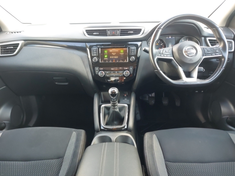 Nissan Qashqai 1.3 Dig-t Acenta Premium Red #3