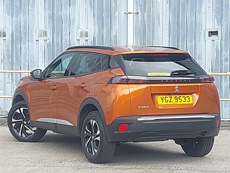 Peugeot 2008 1.2 Puretech Allure Premium Orange #2