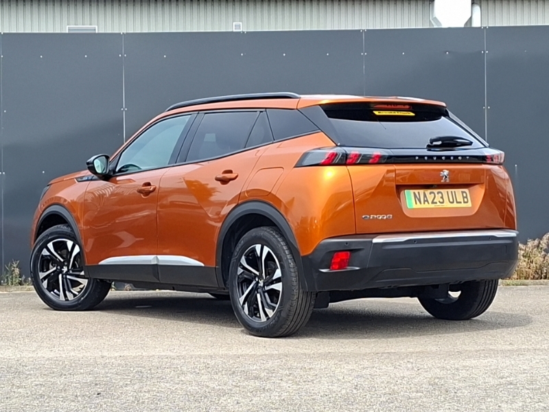 Peugeot e-2008 100Kw Allure Premium 50Kwh Orange #2