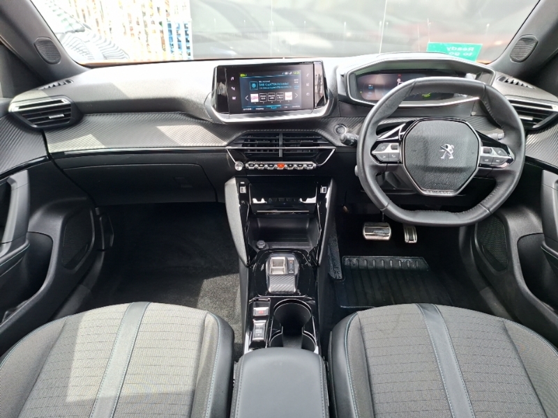 Peugeot e-2008 100Kw Allure Premium 50Kwh Orange #3