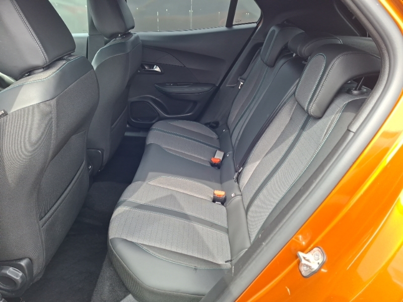 Peugeot e-2008 100Kw Allure Premium 50Kwh Orange #6