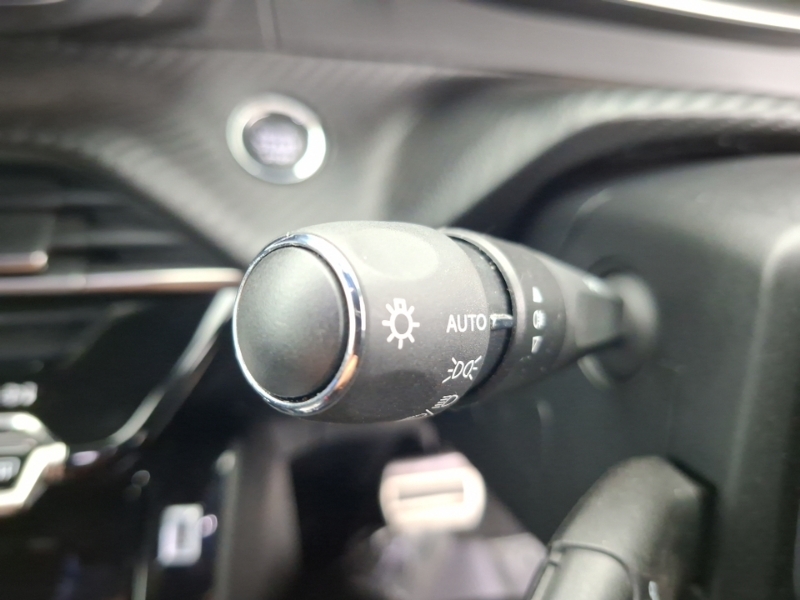 Peugeot e-2008 100Kw Gt 50Kwh White #16