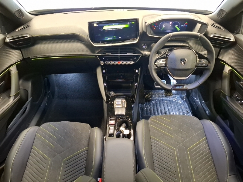 Peugeot 2008 1.2 Puretech 130 Gt Premium Eat8 Black #2
