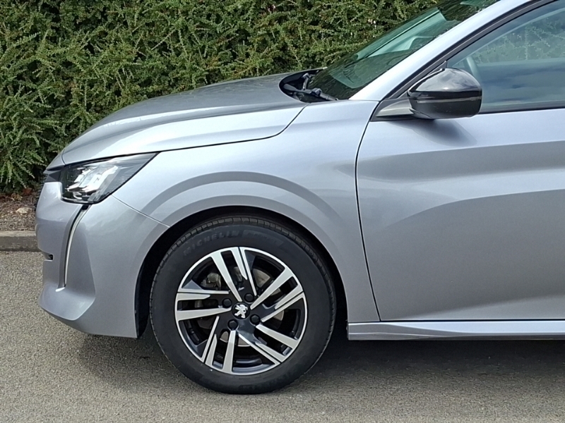 Peugeot 208 1.2L Gt Black #19