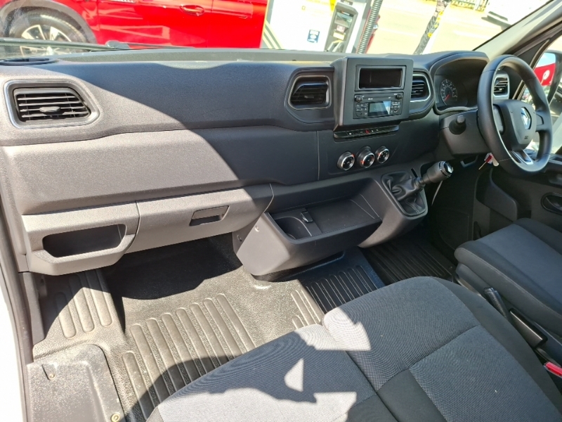 Renault Master Mm35dci 135 Business Medium Roof Van White #3