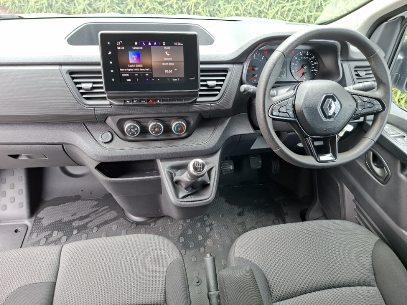 Renault Trafic Sl30 Blue Dci 130 Advance Safety Van White #3