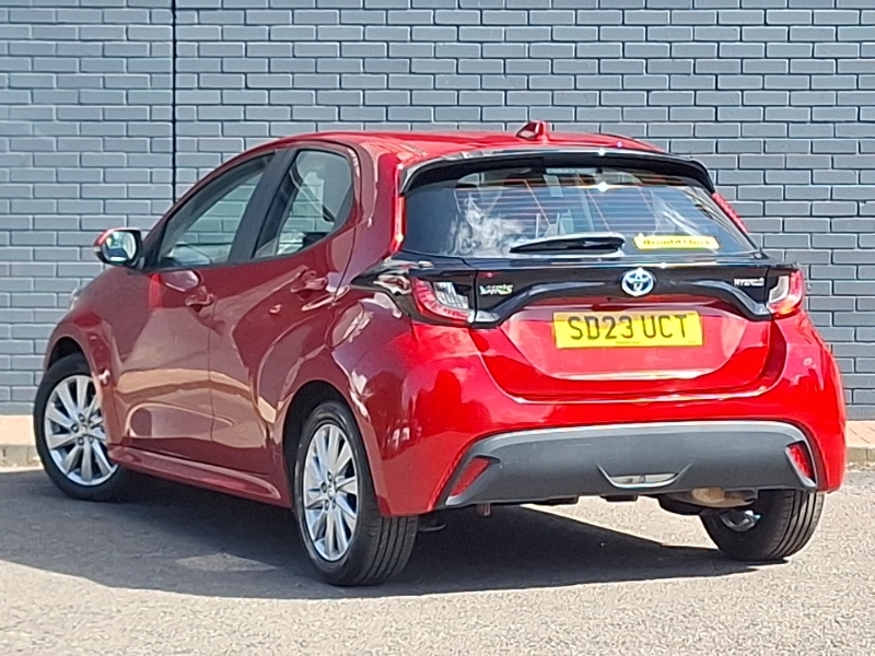 Toyota Yaris 1.5 Hybrid Icon Cvt Red #2