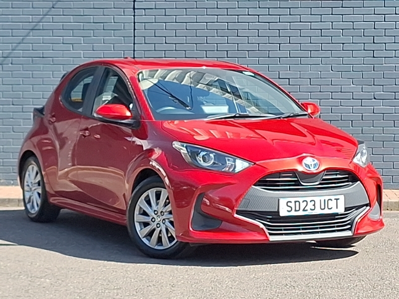 Toyota Yaris 1.5 Hybrid Icon Cvt Red
