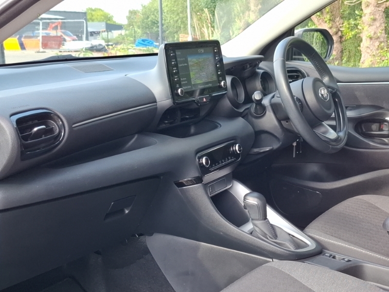 Toyota Yaris 1.5 Hybrid Design Cvt Nav White #5