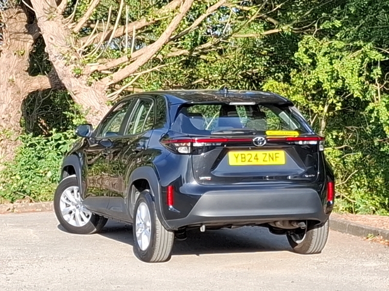 Toyota Yaris Cross 1.5 Hybrid Icon Cvt Black #2
