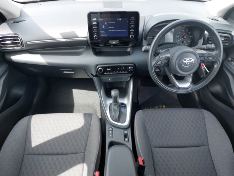 Toyota Yaris 1.5 Hybrid Icon Cvt Silver #3