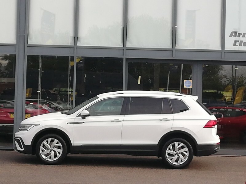 Volkswagen Tiguan Allspace 1.5 Tsi Life Dsg White #3