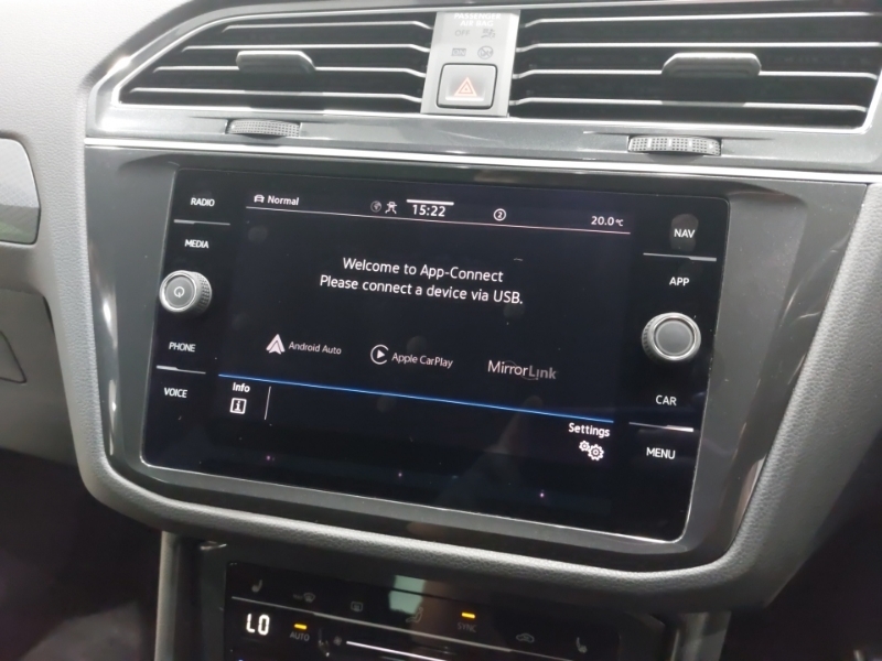Volkswagen Tiguan Active Tsi White #17