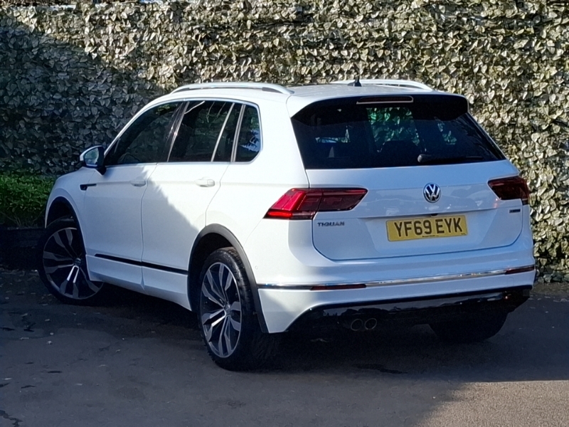 Volkswagen Tiguan 2.0 Tdi 150 4Motion R-line Tech Dsg White #2
